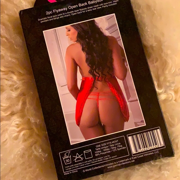 Lingerie - Picture 2 of 3